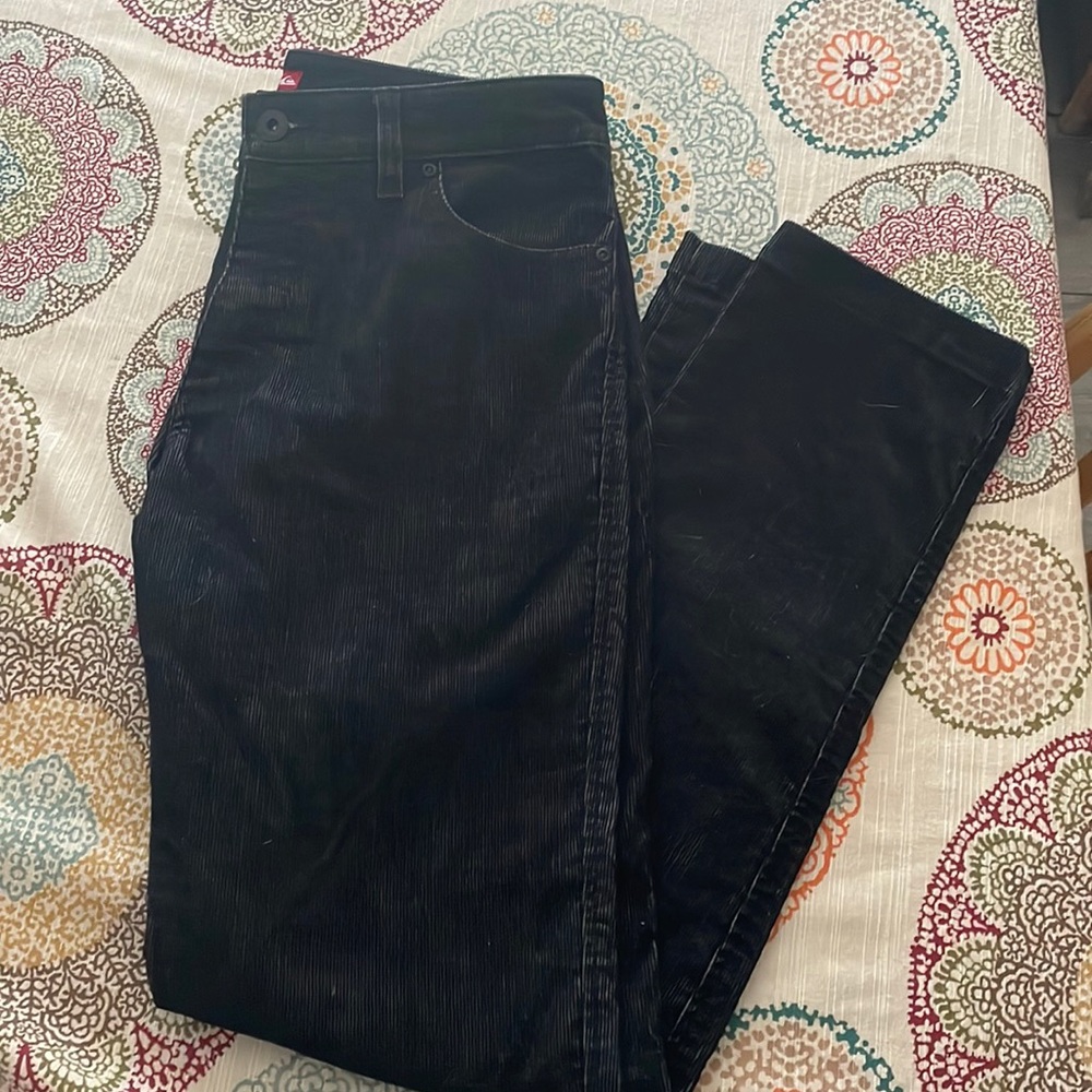 MENS BLACK QUICKSILVER CORDUROY PANTS W: 31 USED